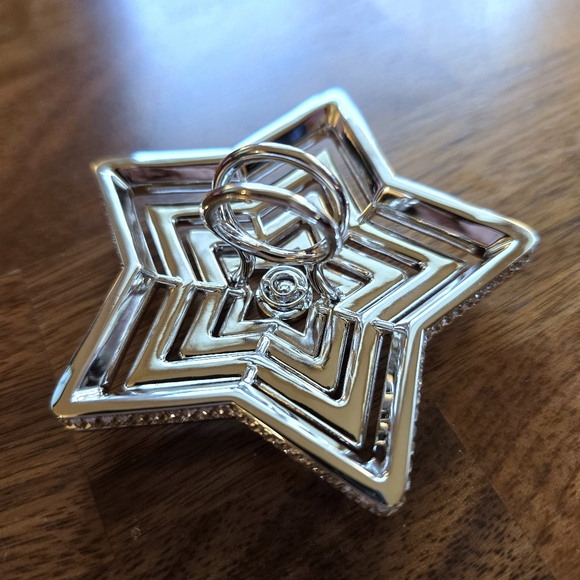 SWAROVSKI Crystal Large ✨Stella✨ Star Cocktail Ring NIB Sz 50 (US 5) Rhodium - Picture 6 of 17